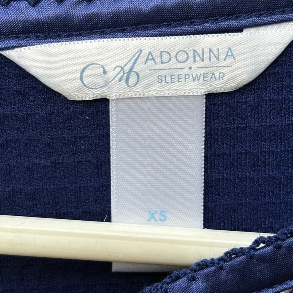 2 Adonna Sleepwear Viking Snap front Short Sleeve Robes Blue & Pink.  XS - Picture 2 of 9